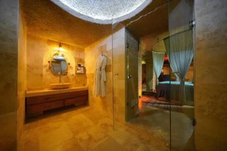 Holiday Cave - 147