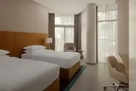 Marriott Marquis Creek - 95