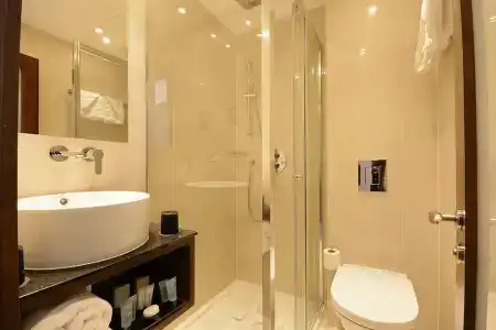 Park Grand Paddington Court - 28