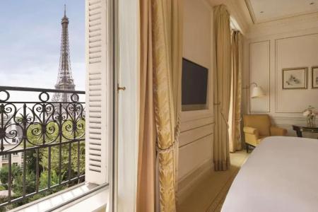 Shangri-La Paris - 55