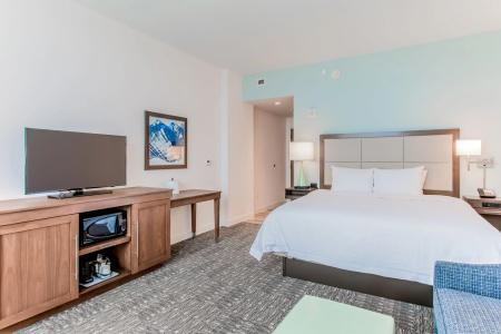 Hampton Inn & Suites Beach-Beachfront - 32