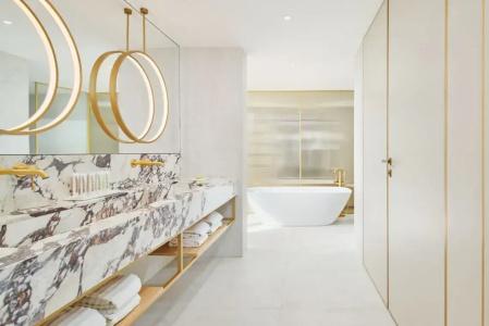 Le Meridien Lav Split - 100