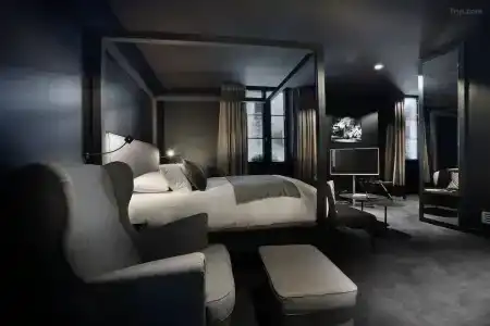 Petit Hôtel Confidentiel - 71