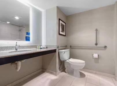 DoubleTree by Hilton - The Yarrow - 13