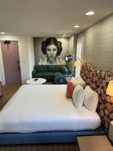 The Adler a Hollywood Hills - 77