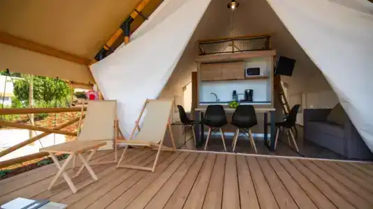 Arena One 99 Glamping - 51