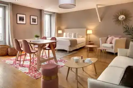 Hôtel des Ducs - 165