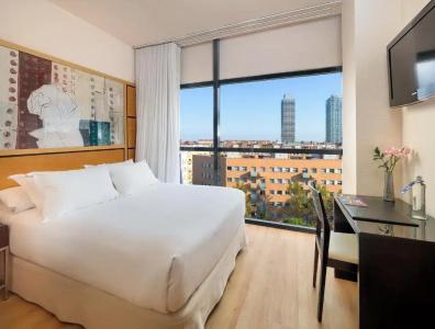 H10 Marina Barcelona - 7