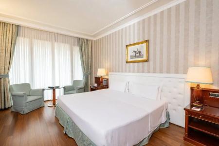 Royal Carlton - 38