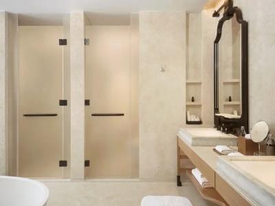 Dusit Thani Bangkok - 13