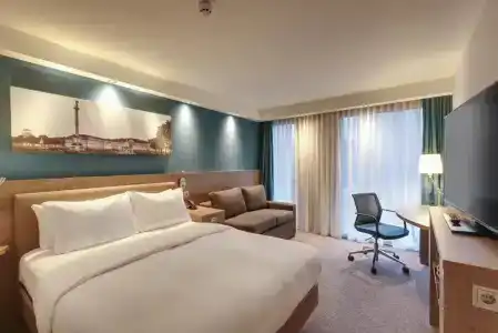 Hampton by Hilton Düsseldorf City Centre - 3