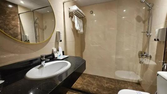 Golden Tulip Deira - 47