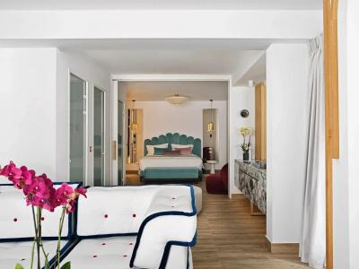 Cresanto Luxury Suites - 72