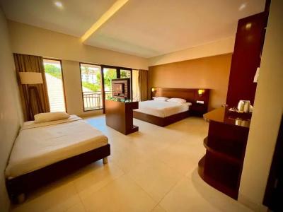 Yulia Beach Inn Kuta - 79