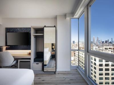 Courtyard by Marriott New York Manhattan / Soho - 17