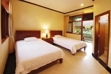 Yulia Beach Inn Kuta - 54