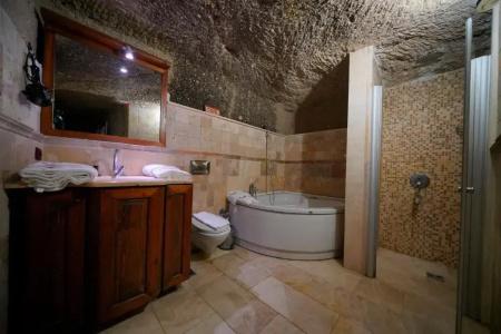 Holiday Cave - 105