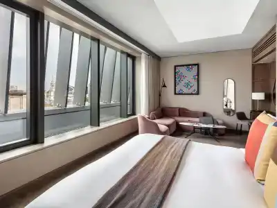 The Londoner - 39
