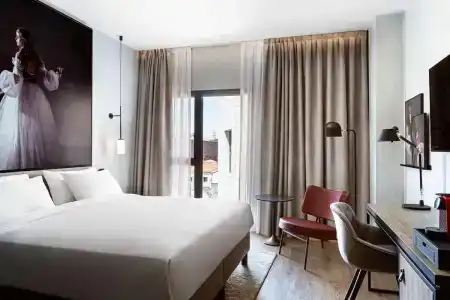 Paseo del Arte, a member of Radisson Individuals - 33