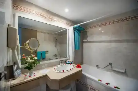 Hôtel Sol Azur Beach - 60