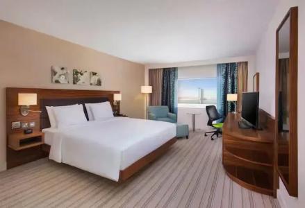 Hilton Garden Inn Ras Al Khaimah - 32