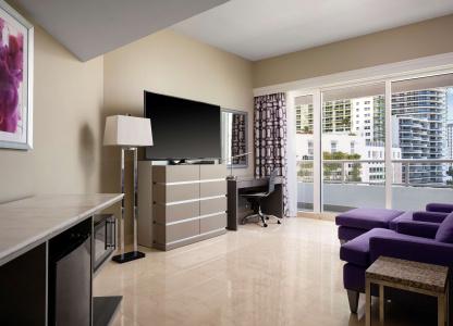 DoubleTree by Hilton Grand Biscayne Bay - 82