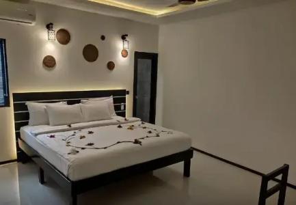 Crown Beach Maldives - 36