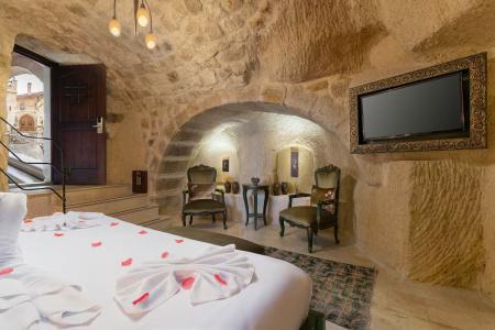 Elysion Cave Suites - 62