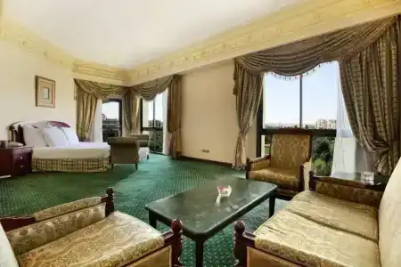 Hilton Pyramids Golf - 69