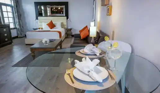 Lincoln Arms Suites - 28