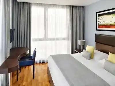 Mövenpick Al Mamzar Dubai - 2