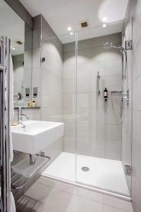 Astor Court - 40