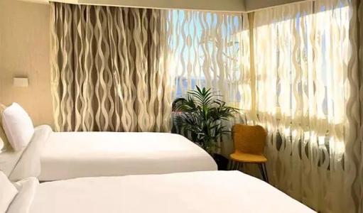 Dan Eilat - 69