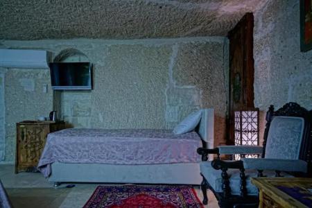Holiday Cave - 33