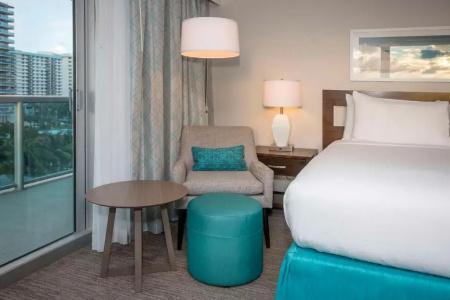 DoubleTree Resort Hollywood Beach - 3