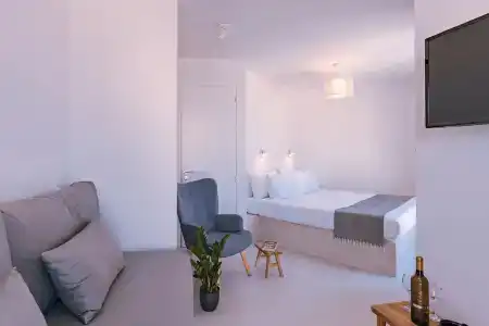 Elysian Santorini - 26