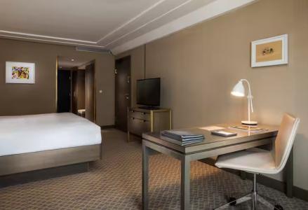 Hilton Vienna Plaza - 43