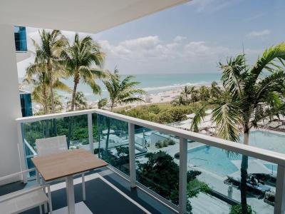 w South Beach - 39
