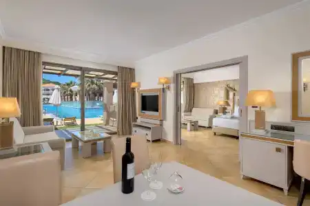 La Marquise Luxury Resort Complex - 83