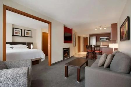 Embassy Suites by Hilton - - 35