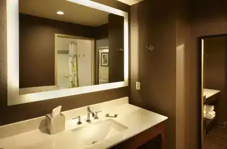 DoubleTree by Hilton Alana - Waikiki Beach - 63