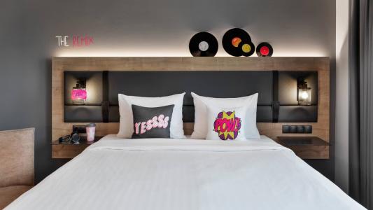 Moxy Bucharest Old Town - 25