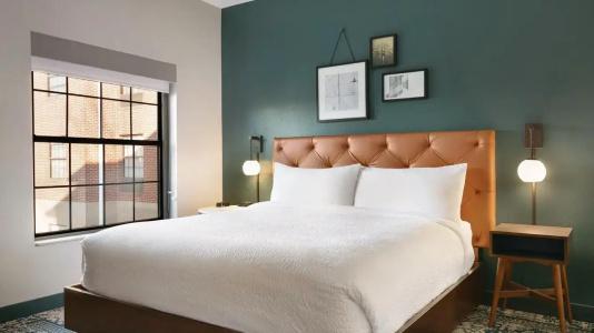 Four Points by Sheraton Arena - 40