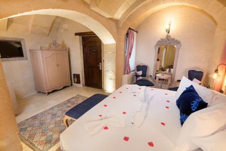 Elysion Cave Suites - 35