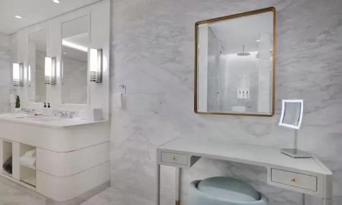 Waldorf Astoria Lusail, - 95