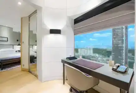 Hilton - 68