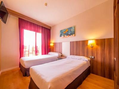 Golden Avenida Family Suites 4* - 34