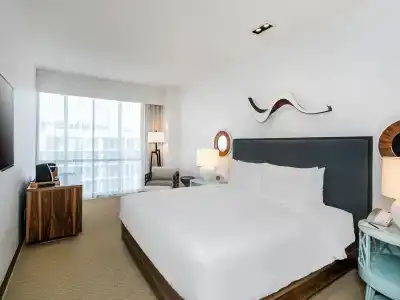 Hyatt Centric Waikiki Beach - 49