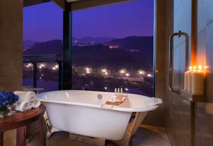 DoubleTree by Hilton Guangzhou - Science City - 49