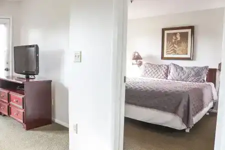 Parc Corniche Condominium Suites - 52